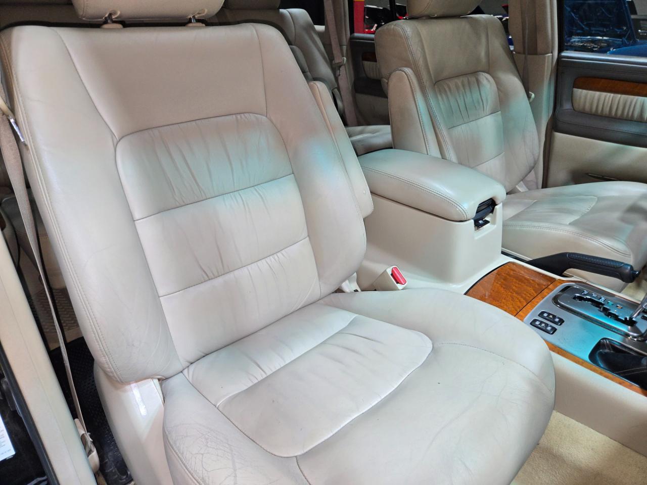 2004 Lexus LX 470