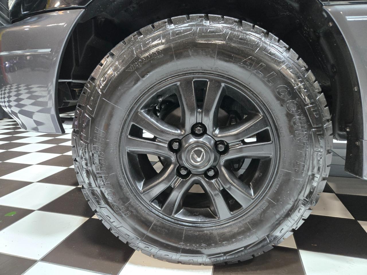 2004 Lexus LX 470