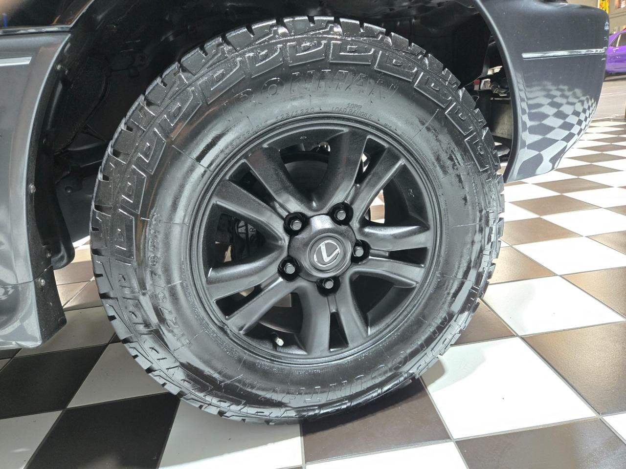 2004 Lexus LX 470