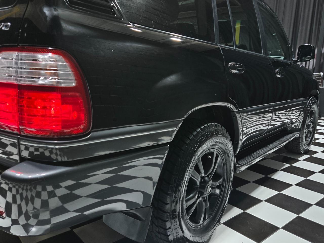 2004 Lexus LX 470