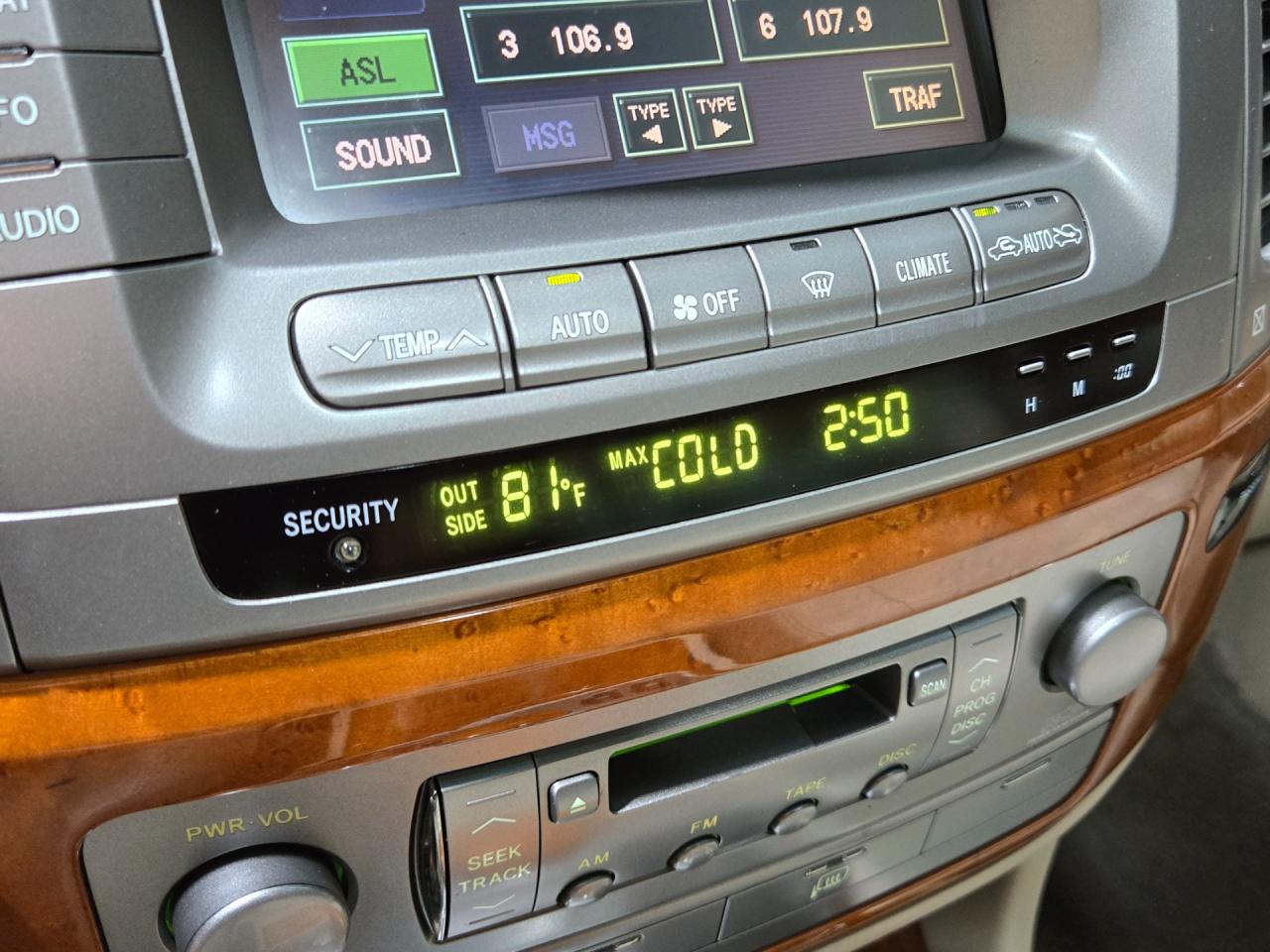2004 Lexus LX 470