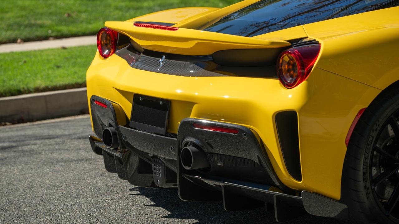 2019 Ferrari 488 Pista