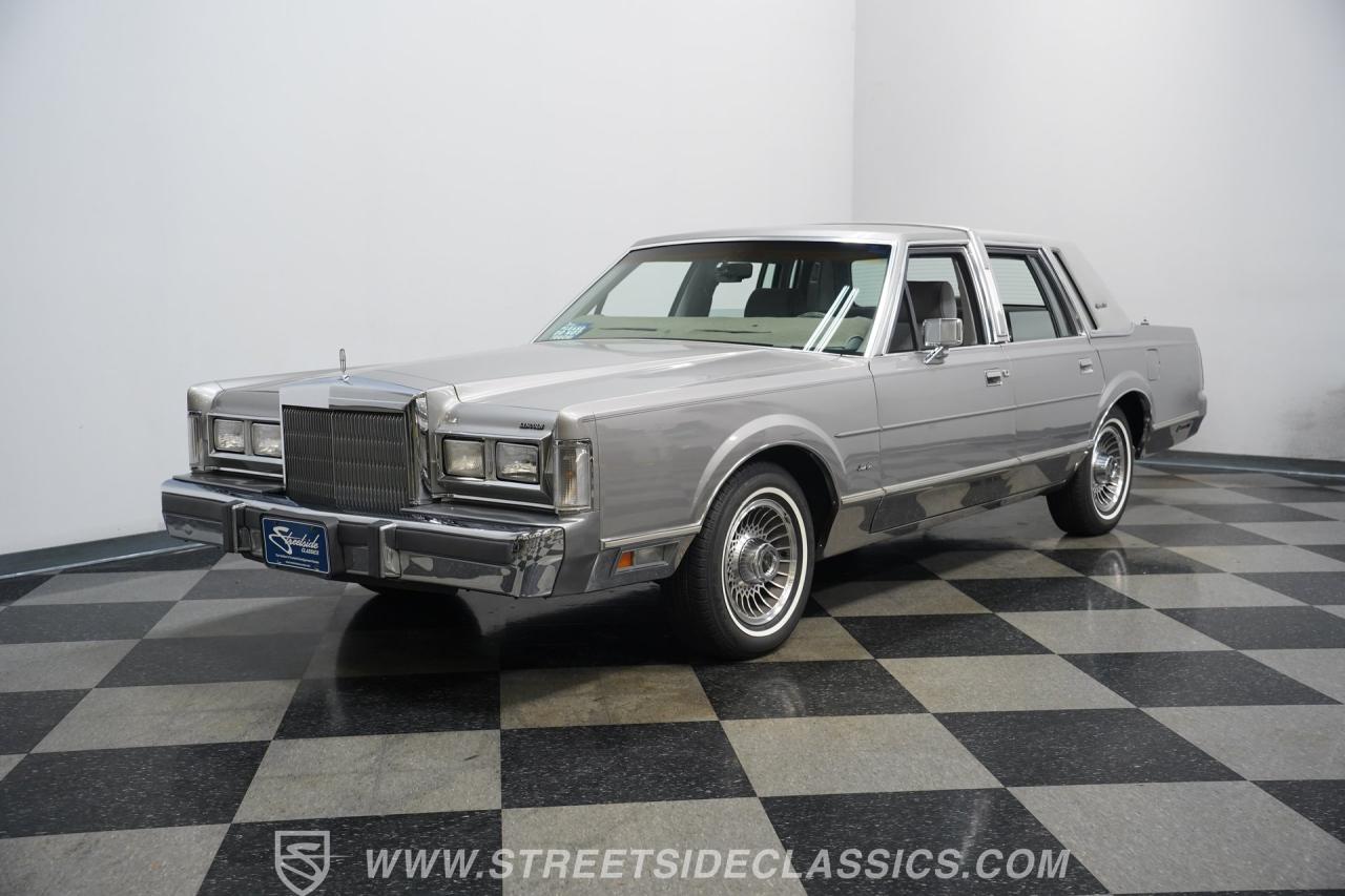 1988 Lincoln Town Car Signature Series