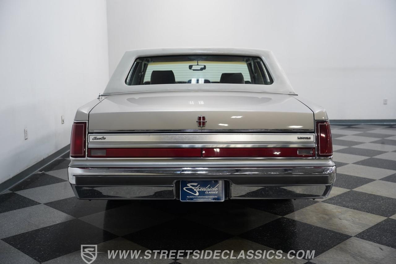 1988 Lincoln Town Car Signature Series