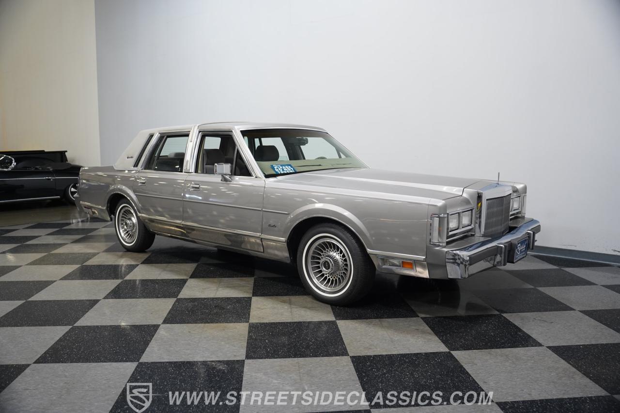 1988 Lincoln Town Car Signature Series