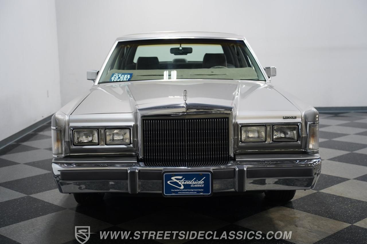 1988 Lincoln Town Car Signature Series