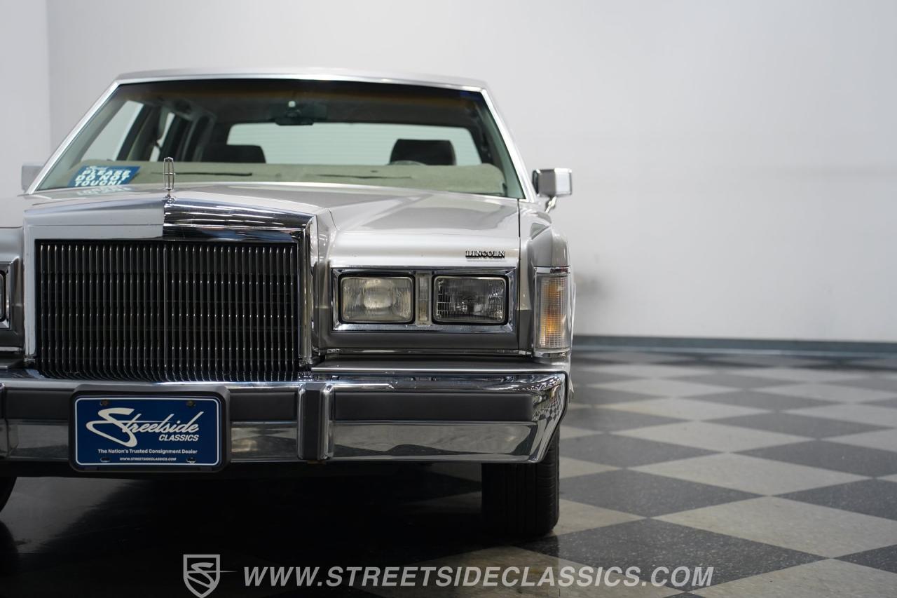 1988 Lincoln Town Car Signature Series