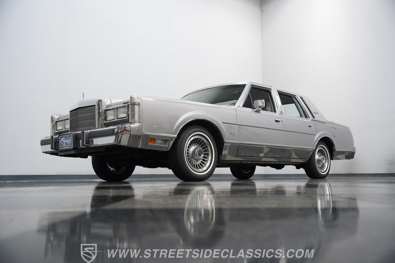 1988 Lincoln Town Car Signature Series