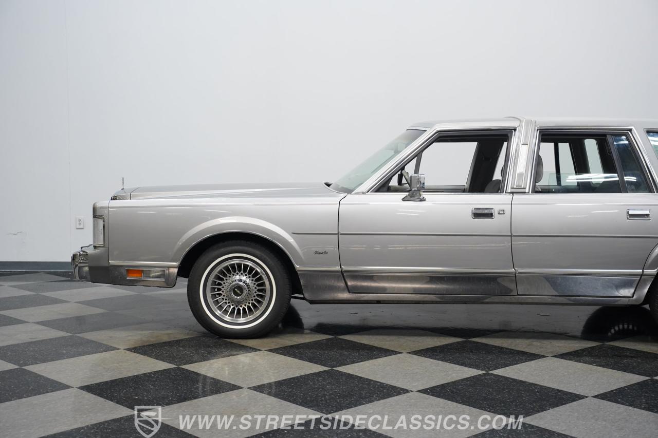 1988 Lincoln Town Car Signature Series