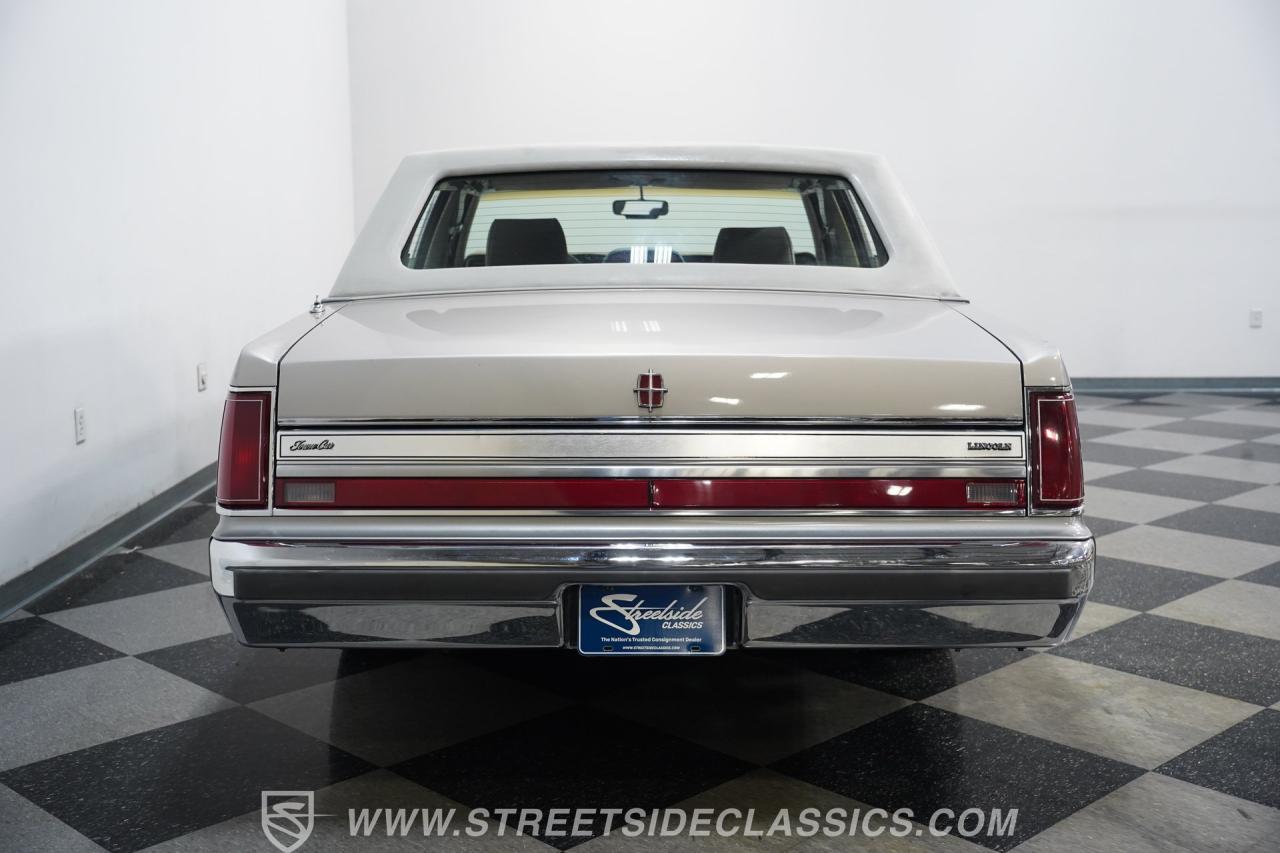 1988 Lincoln Town Car Signature Series