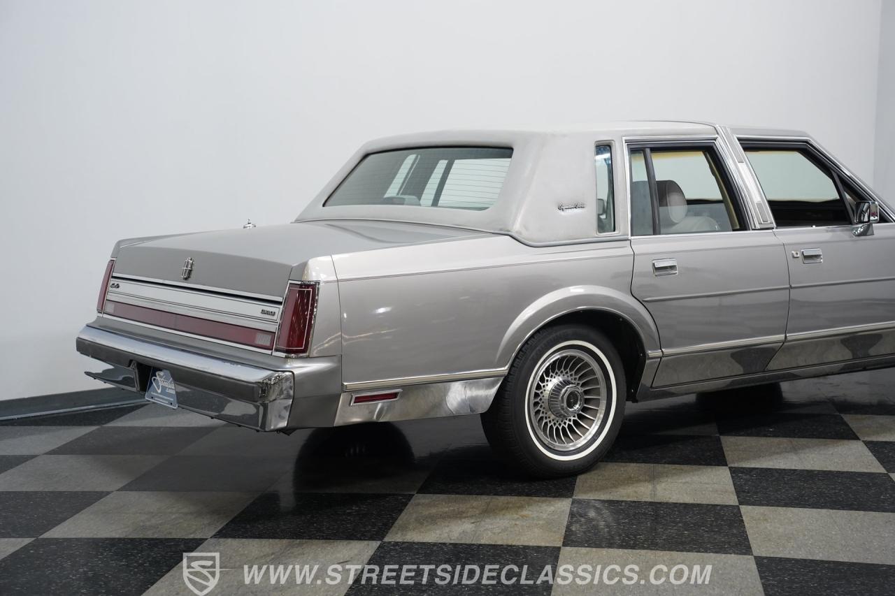 1988 Lincoln Town Car Signature Series