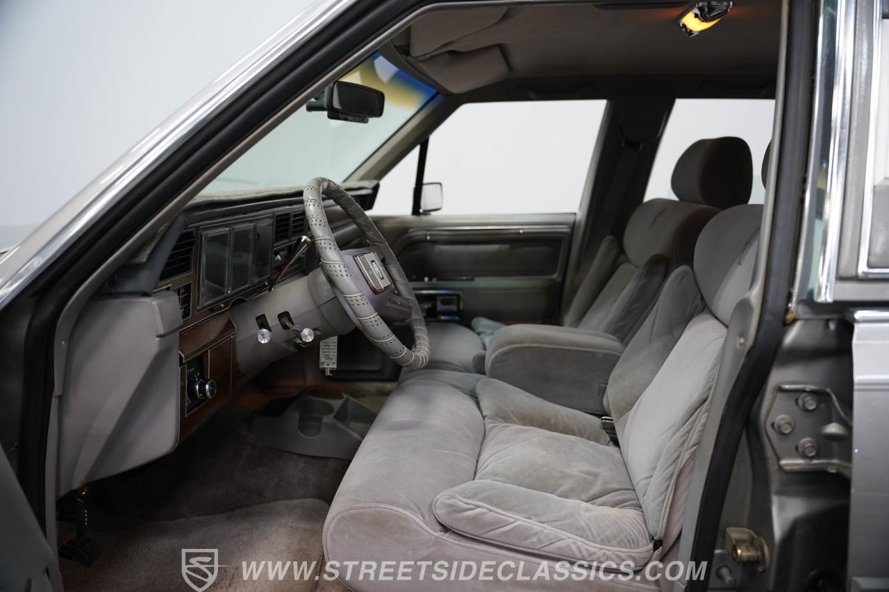 1988 Lincoln Town Car Signature Series