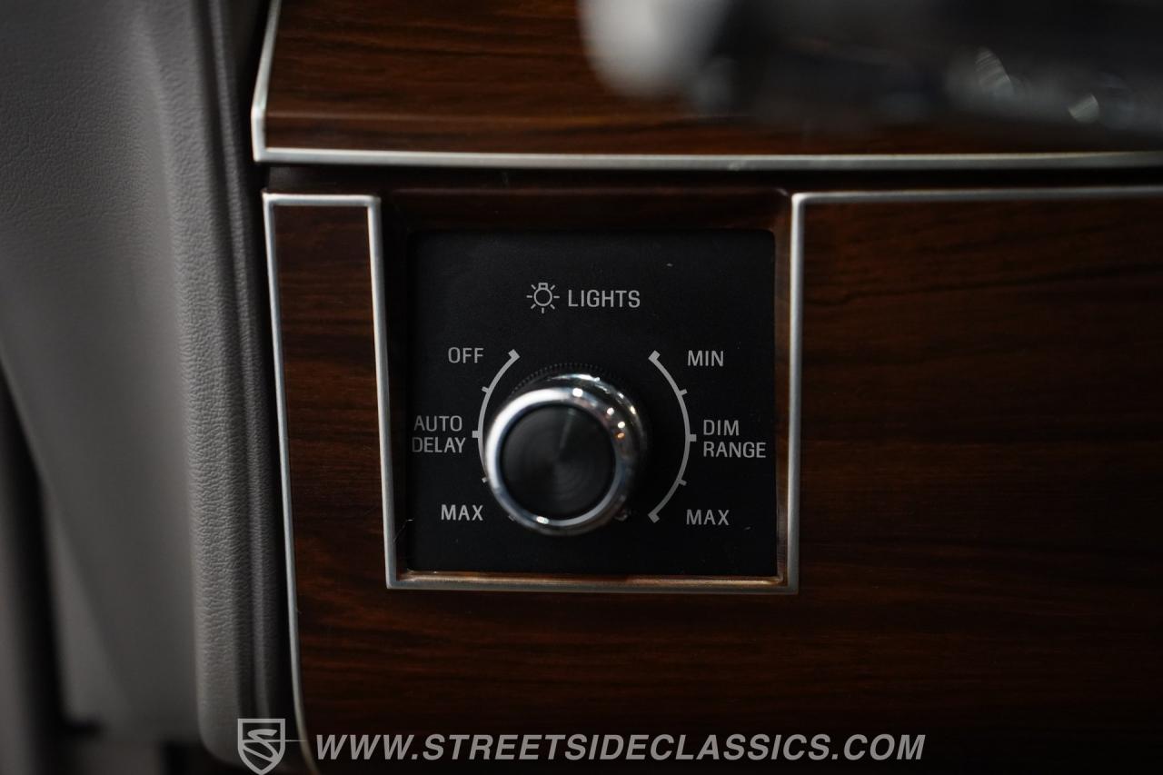 1988 Lincoln Town Car Signature Series