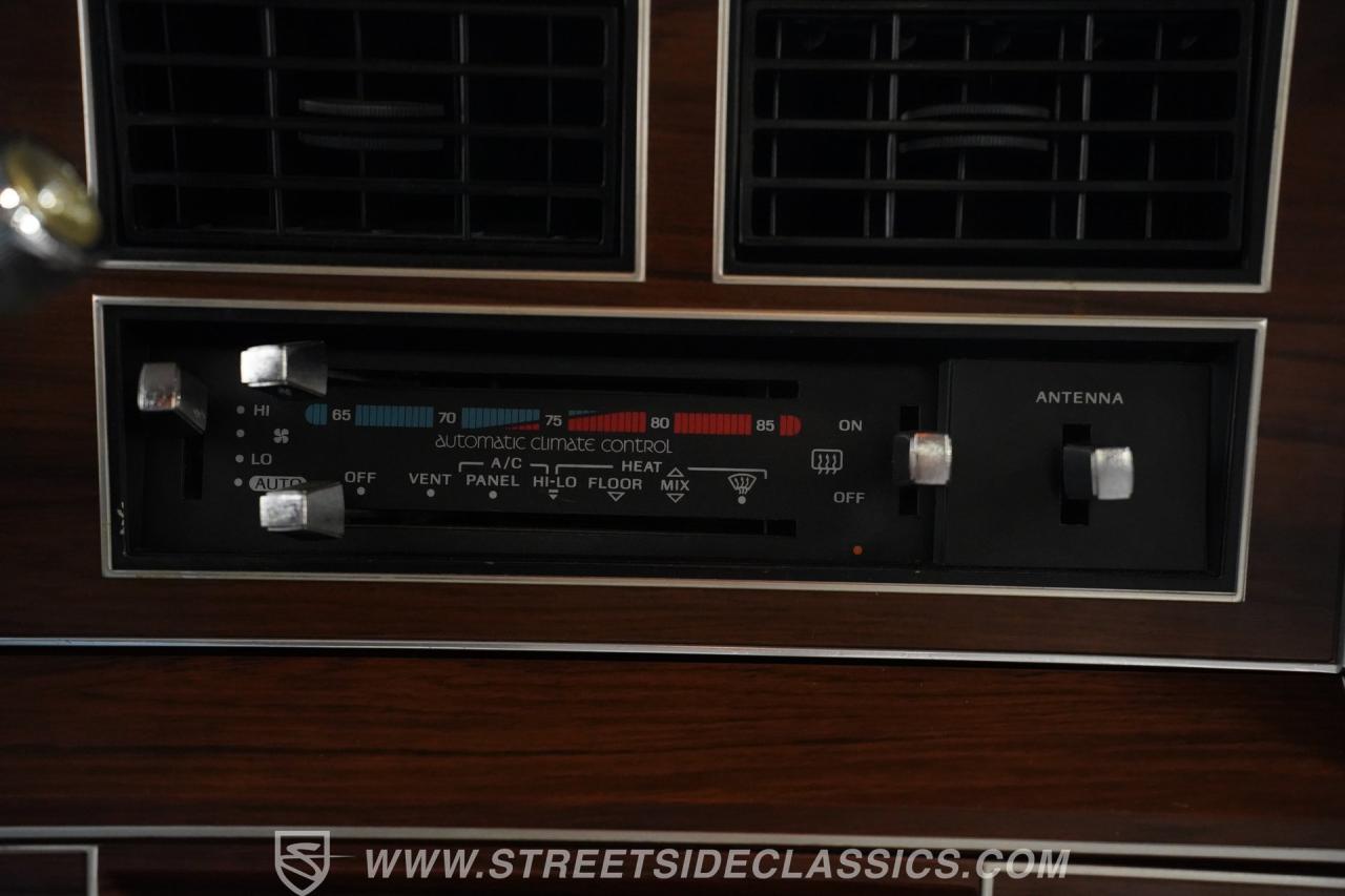 1988 Lincoln Town Car Signature Series