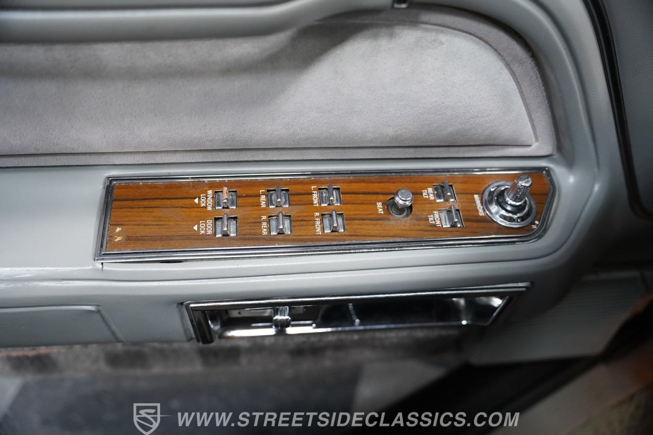 1988 Lincoln Town Car Signature Series
