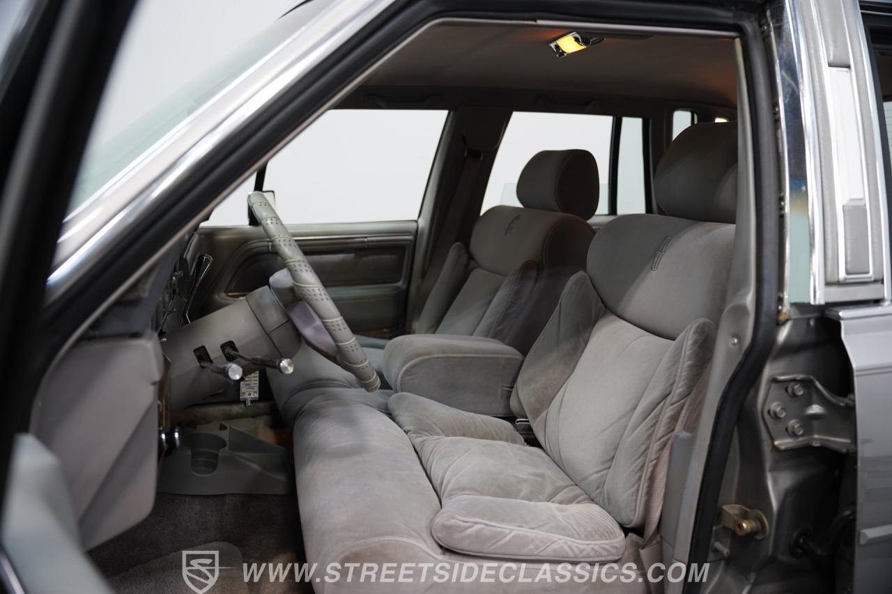 1988 Lincoln Town Car Signature Series