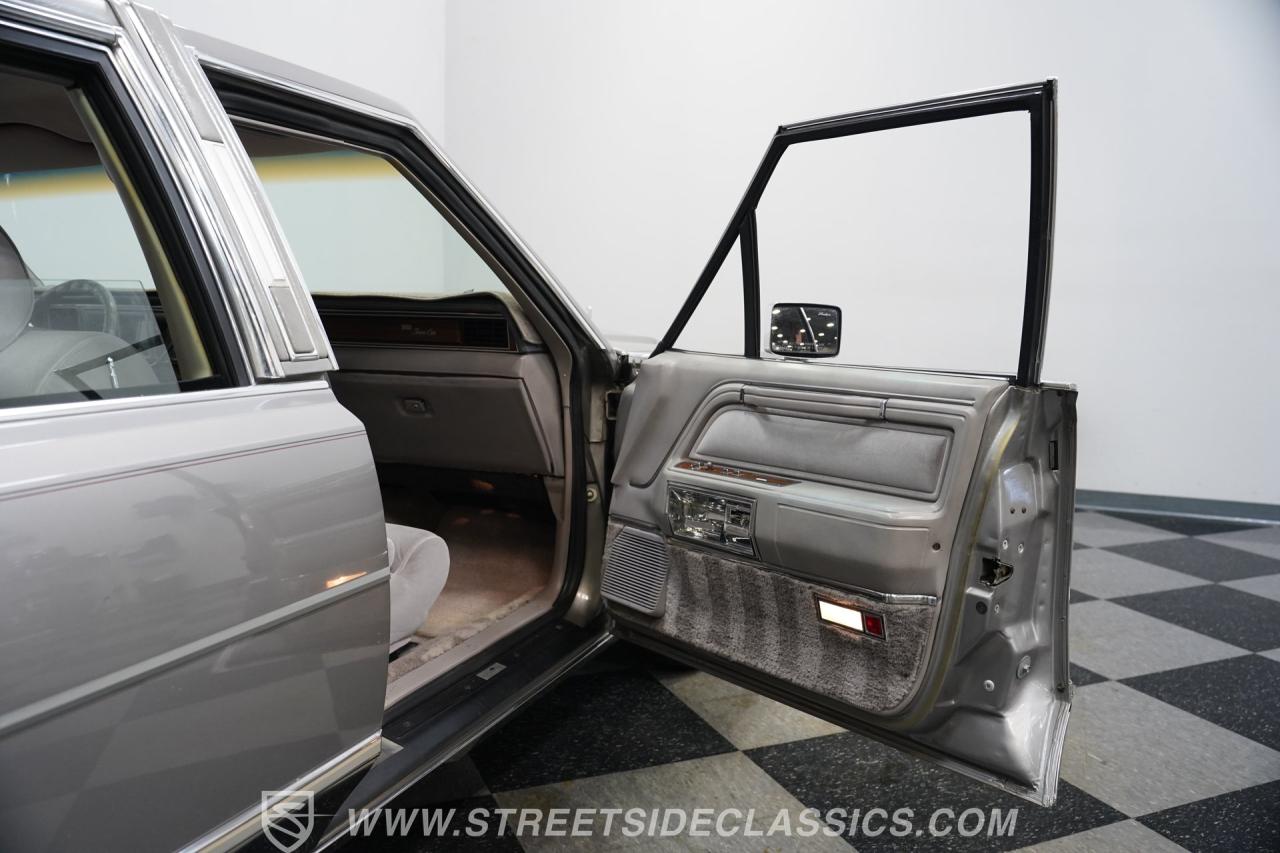 1988 Lincoln Town Car Signature Series