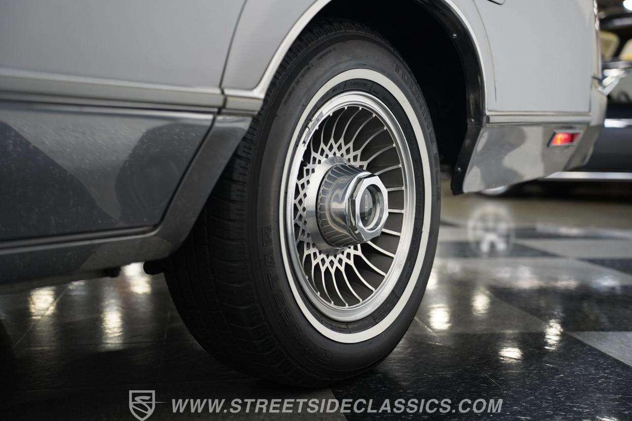 1988 Lincoln Town Car Signature Series