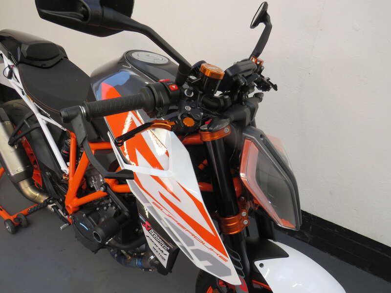2018 KTM 1290 SUPER DUKE R