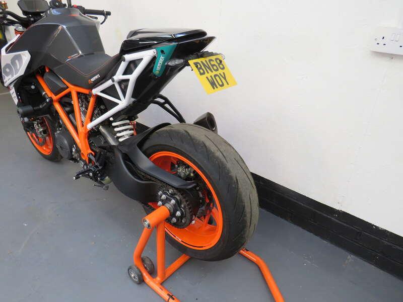 2018 KTM 1290 SUPER DUKE R