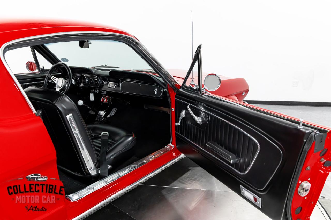 1965 Ford Mustang Restomod