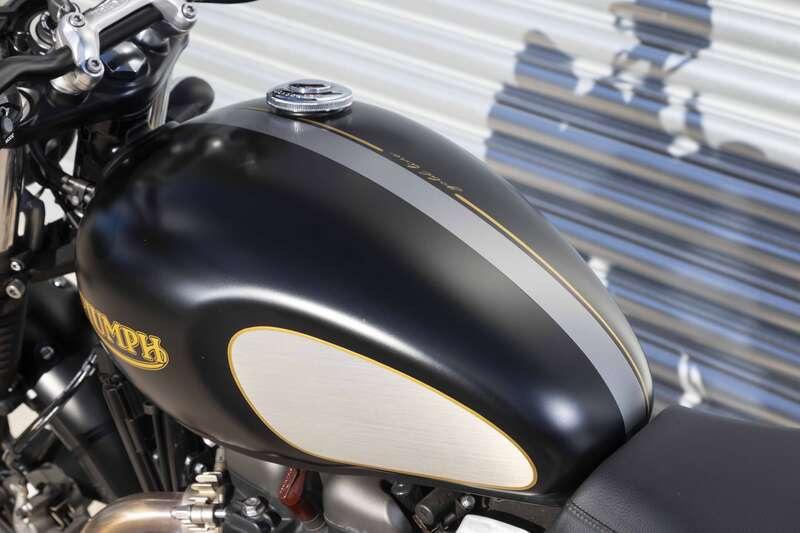 2021 Triumph BONNEVILLE STREET TWIN GOLD LINE