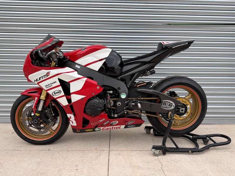 2010 Honda CBR1000RR FIREBLADE SUPERSTOCK RACE BIKE