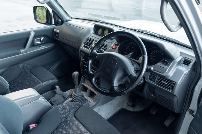 1999 Mitsubishi PAJERO