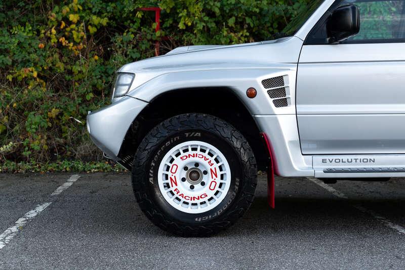 1999 Mitsubishi PAJERO