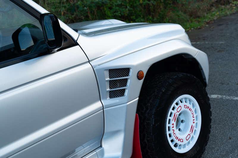 1999 Mitsubishi PAJERO