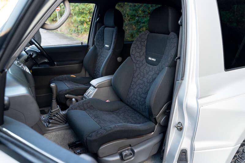 1999 Mitsubishi PAJERO
