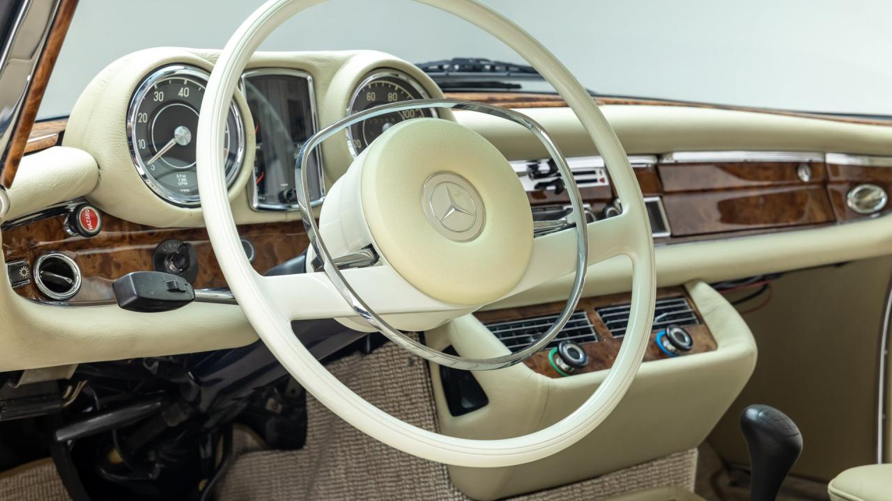 1971 Mercedes - Benz 280 SE 3.5 Coupe