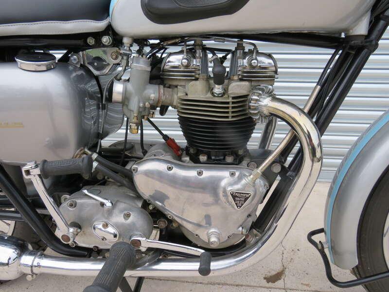 1961 Triumph T120R BONNEVILLE