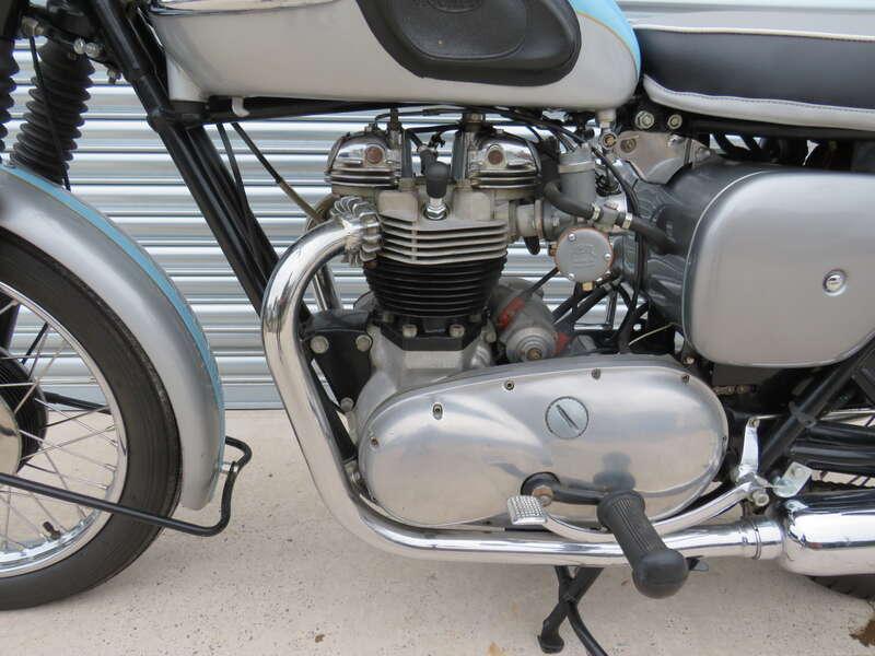 1961 Triumph T120R BONNEVILLE