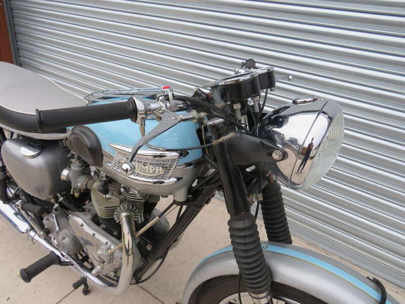 1961 Triumph T120R BONNEVILLE