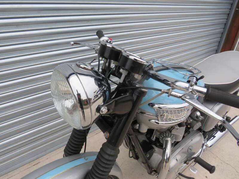 1961 Triumph T120R BONNEVILLE