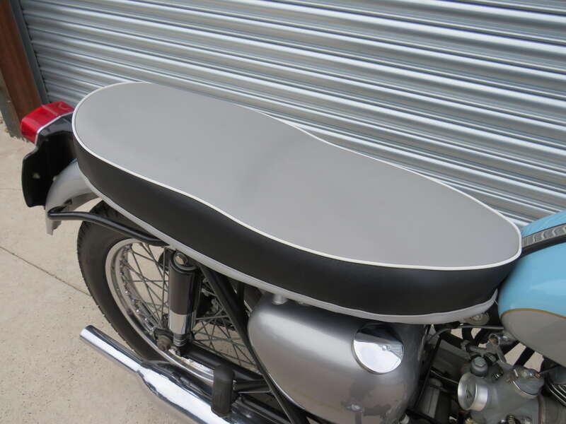 1961 Triumph T120R BONNEVILLE