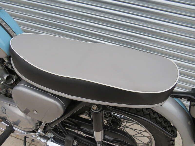1961 Triumph T120R BONNEVILLE
