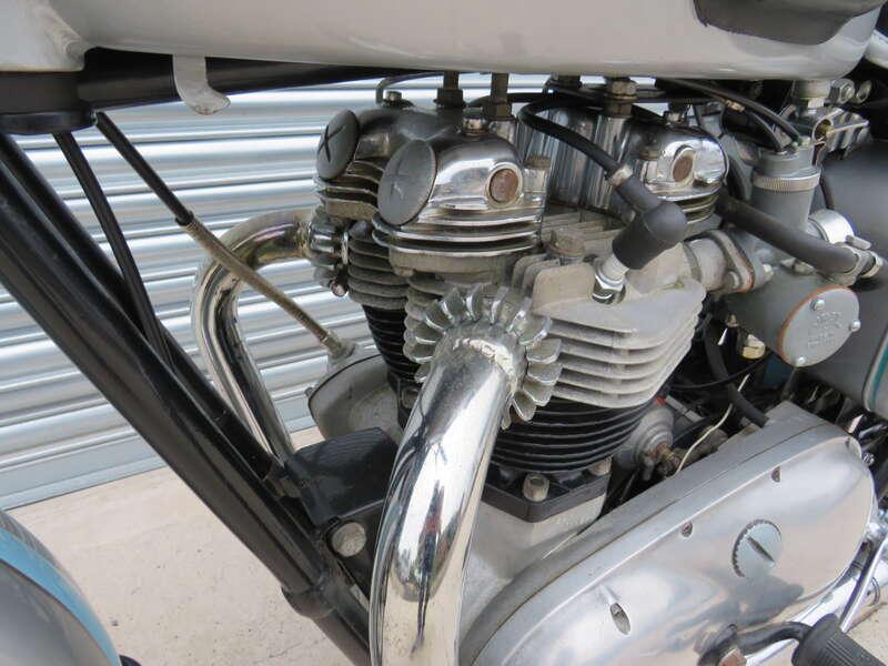 1961 Triumph T120R BONNEVILLE