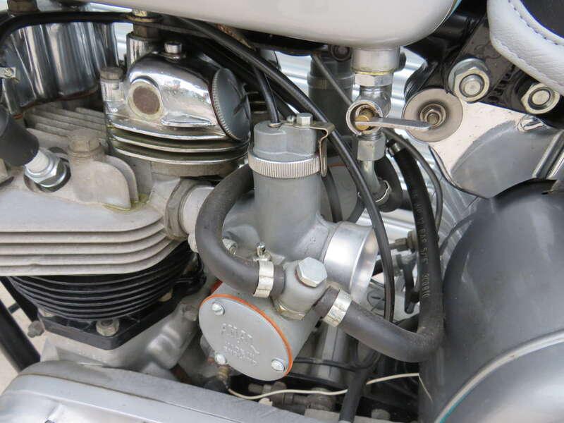 1961 Triumph T120R BONNEVILLE