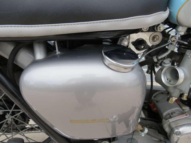 1961 Triumph T120R BONNEVILLE