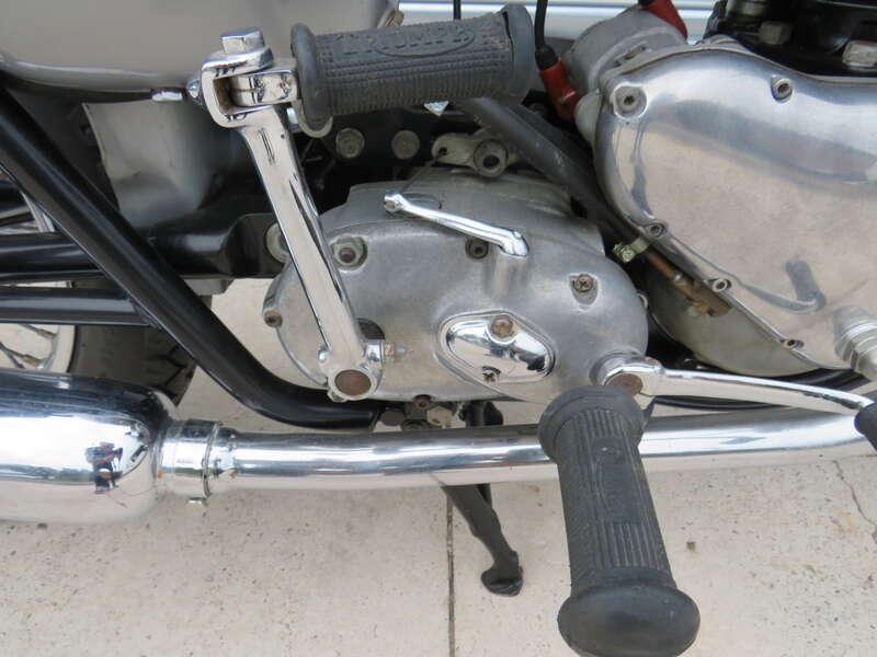 1961 Triumph T120R BONNEVILLE