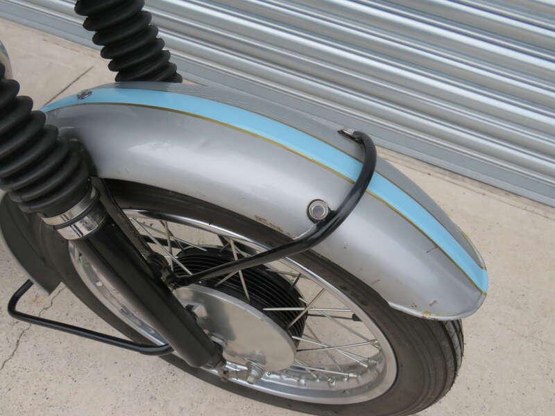 1961 Triumph T120R BONNEVILLE