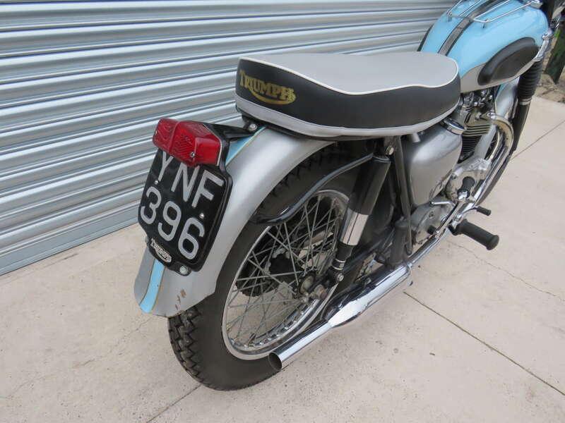 1961 Triumph T120R BONNEVILLE