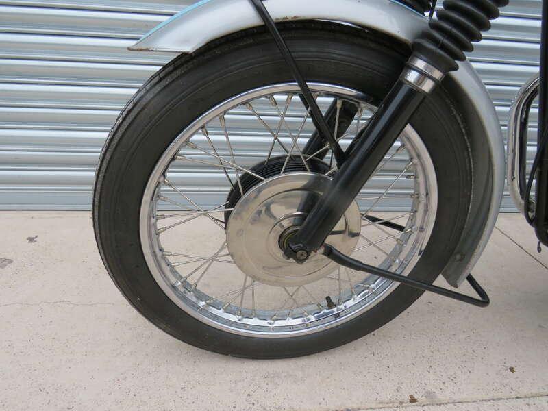 1961 Triumph T120R BONNEVILLE