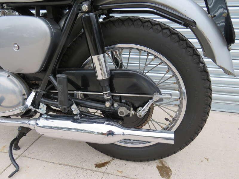 1961 Triumph T120R BONNEVILLE
