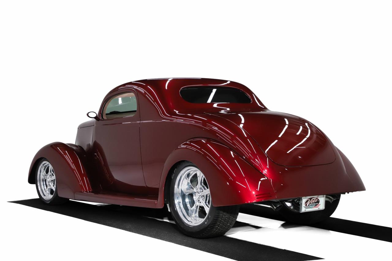1937 Ford Custom