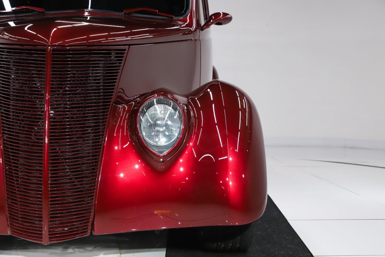 1937 Ford Custom
