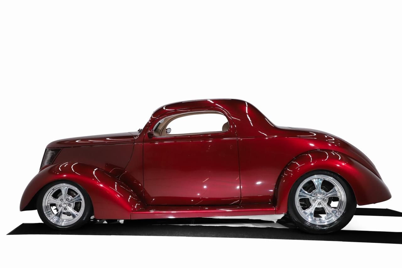 1937 Ford Custom