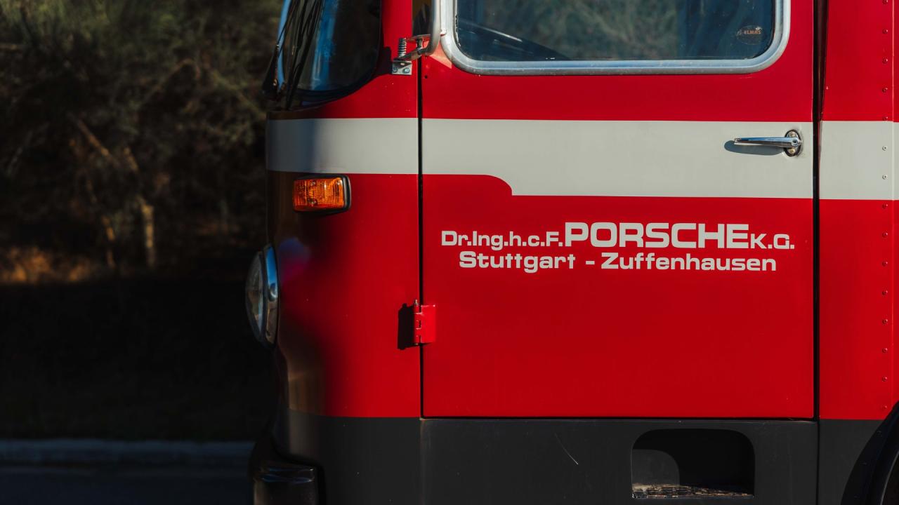 1974 Mercedes - Benz O 317 Porsche Renntransporter Tribute